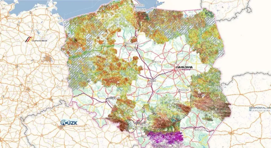 Mapa Polski z kolorowymi obszarami wskazującymi różne klasy ziemi. Widoczne miasta: Warszawa, Wrocław, Gdańsk.