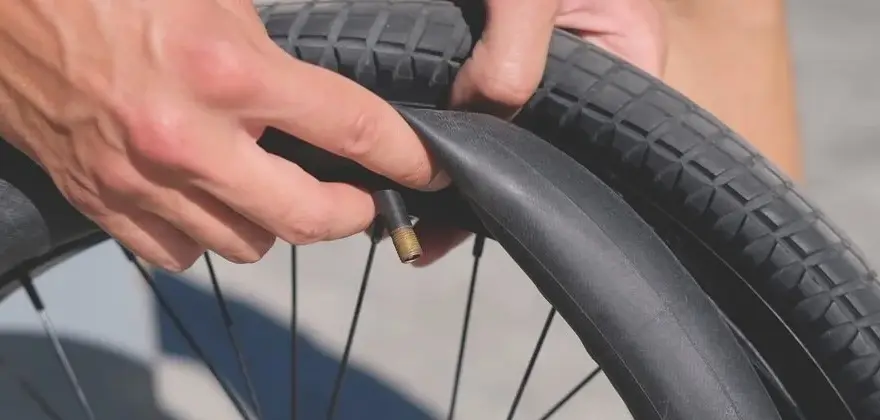 Wymień oponę w rowerze jak ekspert! Poradnik krok po kroku