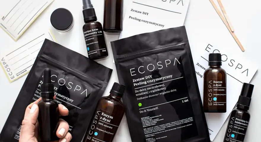 Zestaw DIY Ecospa: jaki peeling do cery trądzikowej? Enzymatyczny, delikatnie złuszczający, z dyni i potrójnym kwasem hialuronowym.