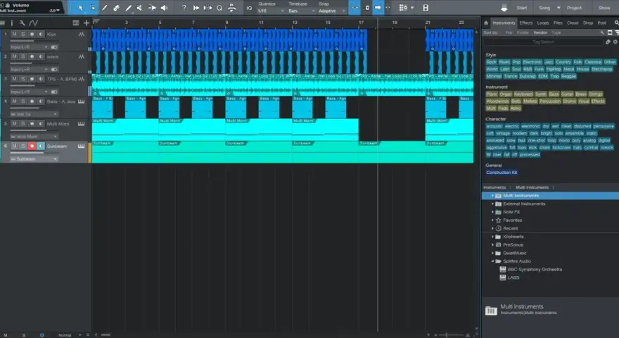 EDM music meaning: Ein Musikproduktionsprogramm zeigt Spuren mit "Bass", "Snare" und "Hat Loop", typisch für EDM.