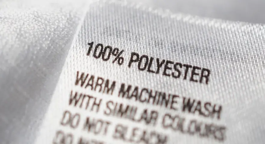 Metka informuje: 100% poliester. Jak prać poliester? Ciepłe pranie w pralce z podobnymi kolorami. Nie wybielać.