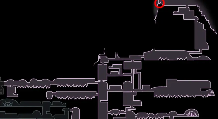 Mapa de Hollow Knight con un círculo rojo marcando la ubicación de un mineral pálido.