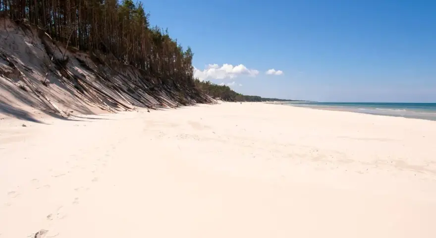 Łeba plaża wschodnia czy zachodnia – która lepsza dla Ciebie?