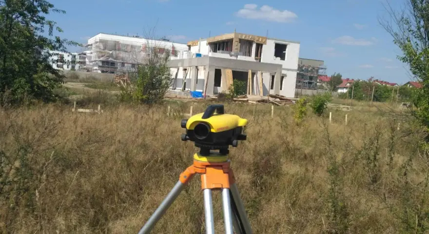 Geodeta: Twój ekspert od map i granic. Zbuduj dom bez ryzyka!