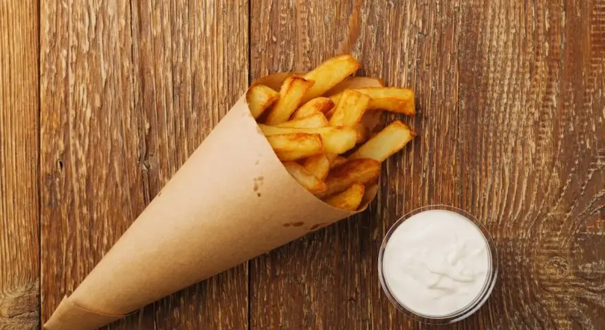 Frytki belgijskie czym się różnią od tradycyjnych? Odkryj sekrety smaku