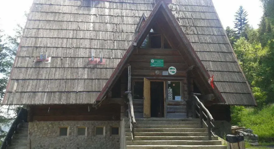 Bacówka pod Honem – idealne miejsce na wypoczynek w Bieszczadach