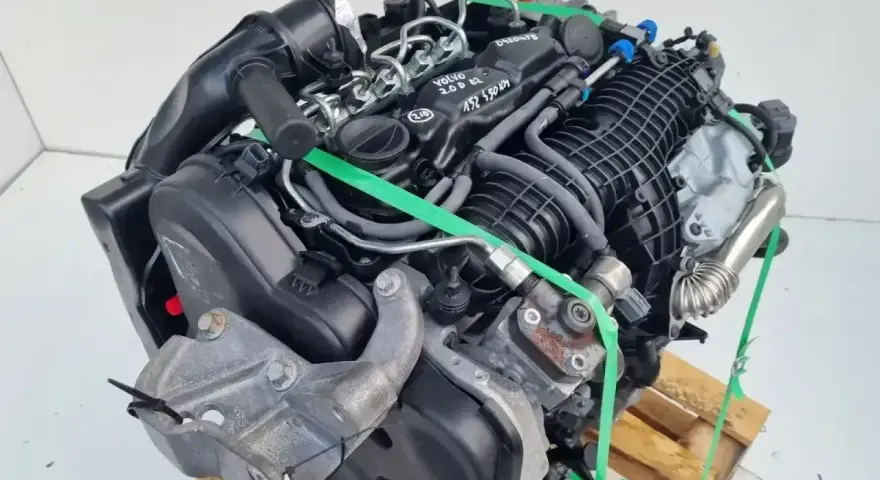 Silnik Volvo 2.0 D2, jeden z najlepszych silników Volvo, gotowy do montażu.