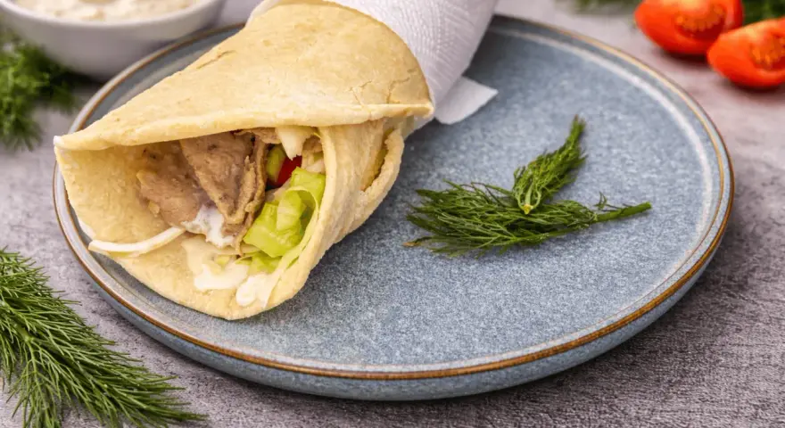 Domowy kebab jak z budki: Sekret mięsa, sosów i idealnego montażu