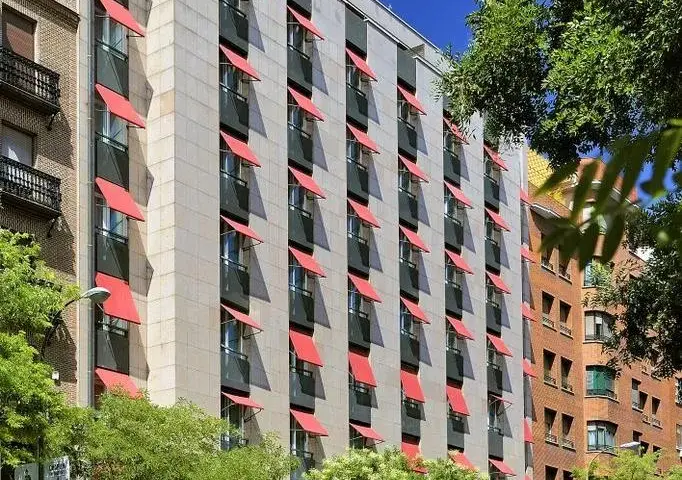 Hotel Vincci Soma: Conoce sus increíbles servicios y ubicación en Madrid
