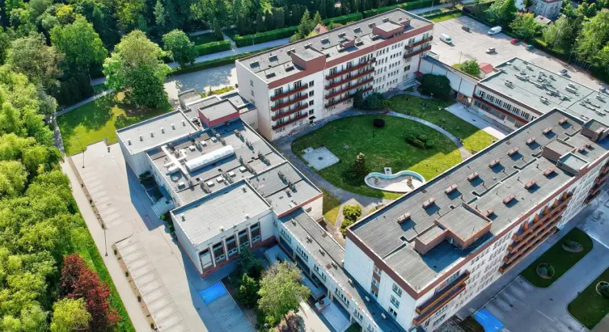 Jak dojechać z dworca PKP Inowrocław do sanatorium Kujawiak w prosty sposób