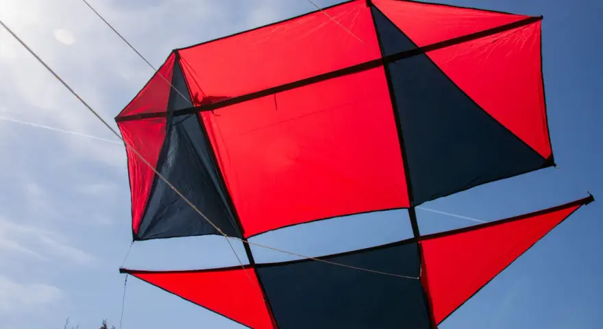 Jak złożyć latawiec kite - proste instrukcje i cenne wskazówki