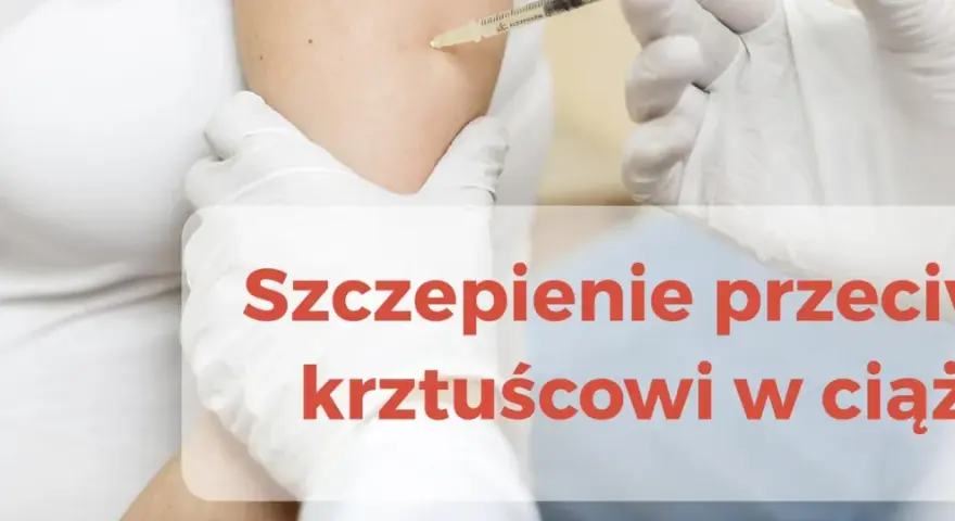 Rękawiczki medyczne zakładane do podania szczepienia przeciw krztuścowi w ciąży.