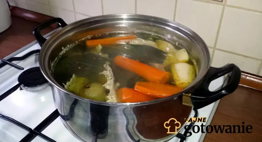 Dlaczego zupa kwaśnieje? Poznaj sekrety świeżości!