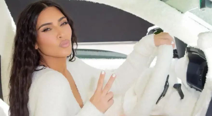 Kim Kardashian i Lamborghini Aventador: Symbol miłości czy ekstrawagancji?