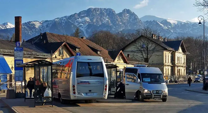 Gdzie odjeżdża bus na Kasprowy Wierch? Sprawdź najważniejsze informacje