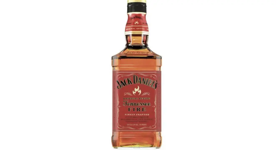 Butelka Jack Daniel's Fire. Idealny do picia solo lub z colą.
