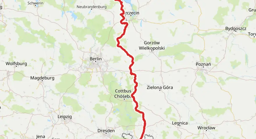 Mapa z zaznaczonym szlakiem rowerowym Odra-Nysa, idealnym do planowania noclegów i podróży.
