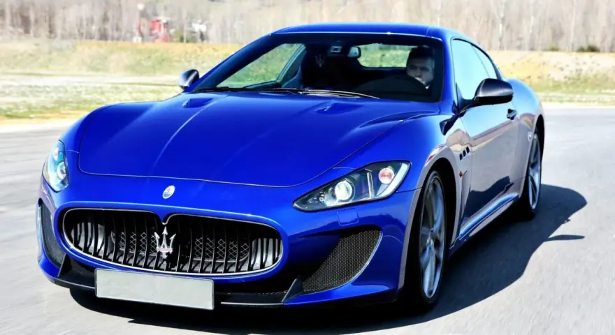 Ile kosztuje Maserati? Poznaj ceny i ukryte koszty luksusowych aut