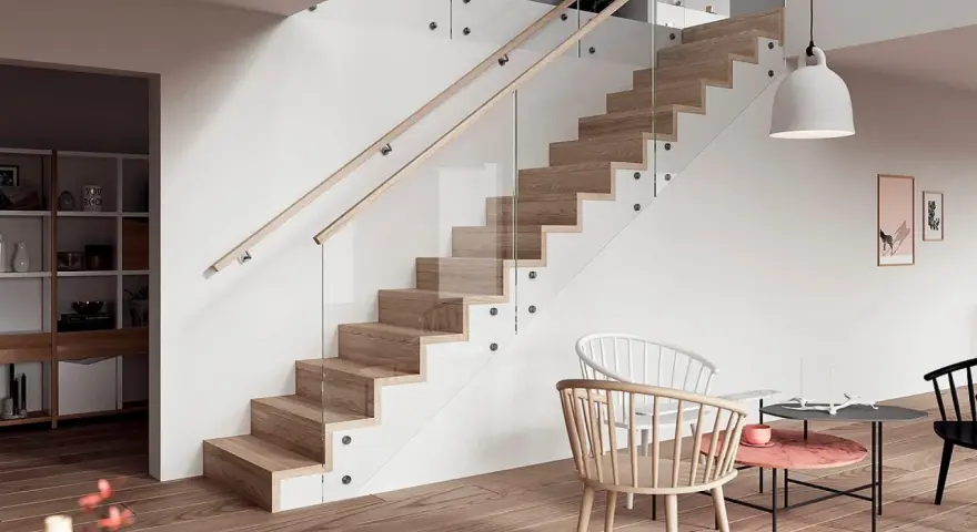 Modern trappa inomhus inspiration med trästeg, glasräcke och ljusa väggar. En stilren och luftig design.