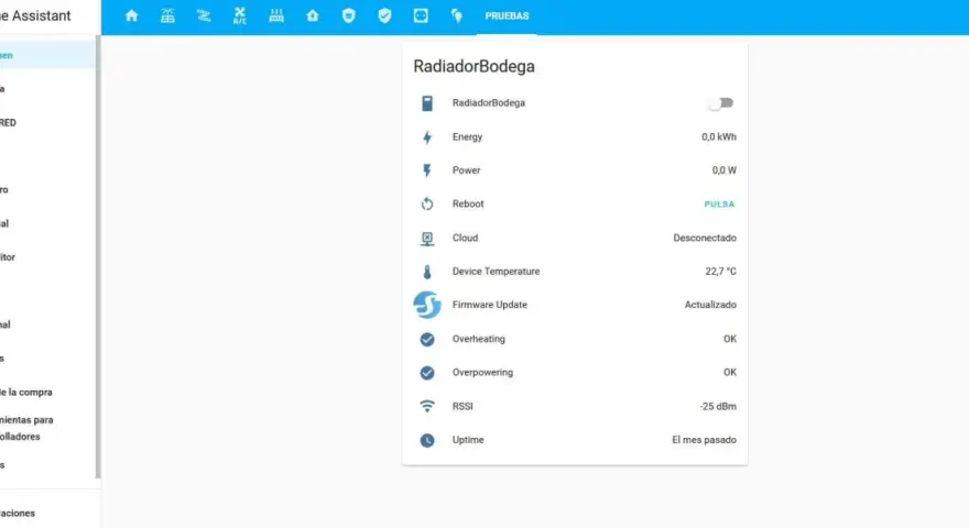 Interfaz de Home Assistant para configurar enchufe inteligente. Muestra estado, energía, temperatura y reinicio del dispositivo "RadiadorBodega".
