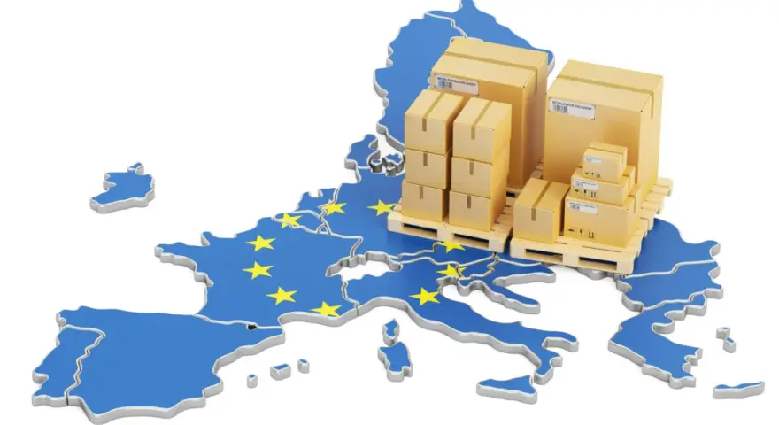 Paczki na paletach symbolizują pakiet mobilności zjazd na bazę w Europie.