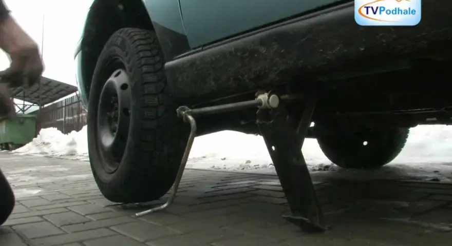 Jak wyjąć koło zapasowe Citroen Berlingo? Szybki poradnik