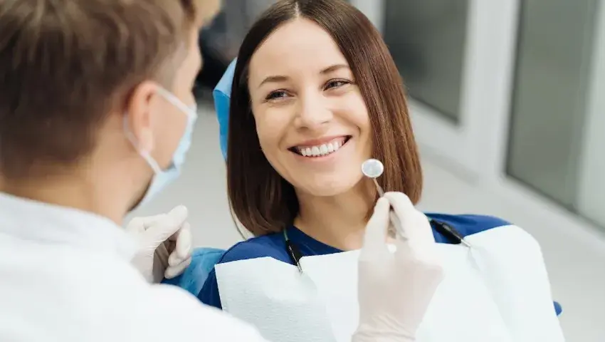 Bezpieczne sposoby na ból zęba w ciąży - co możesz stosować?