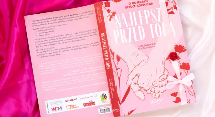 Książka "Najlepsze przed Tobą. O dojrzałej sztuce kochania" to poradnik o seksie dla osób 55+, który pomaga zrozumieć ciało i potrzeby.