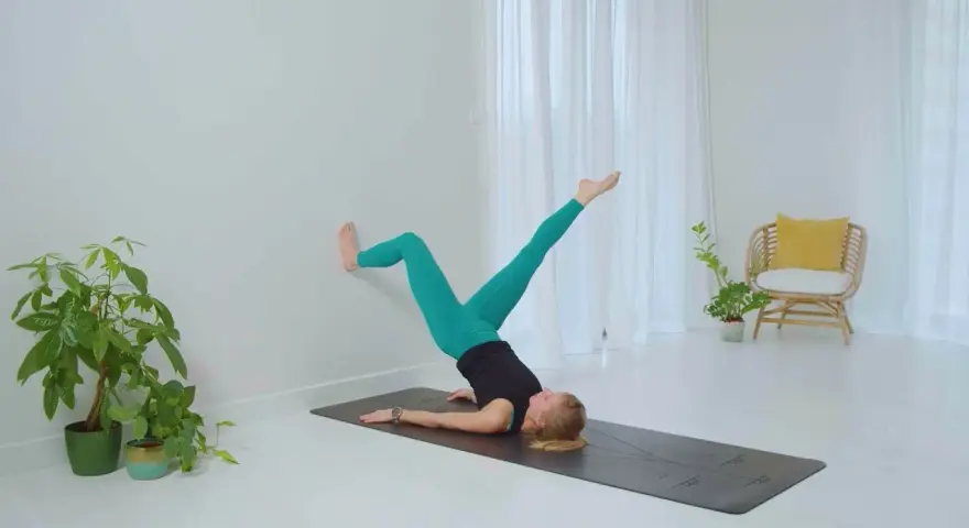 Co daje pilates przy ścianie? Odkryj korzyści dla zdrowia i postawy