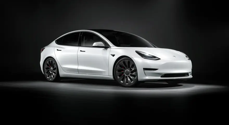 Ile kosztuje najtańsza tesla? Poznaj cenę i specyfikacje modelu 3