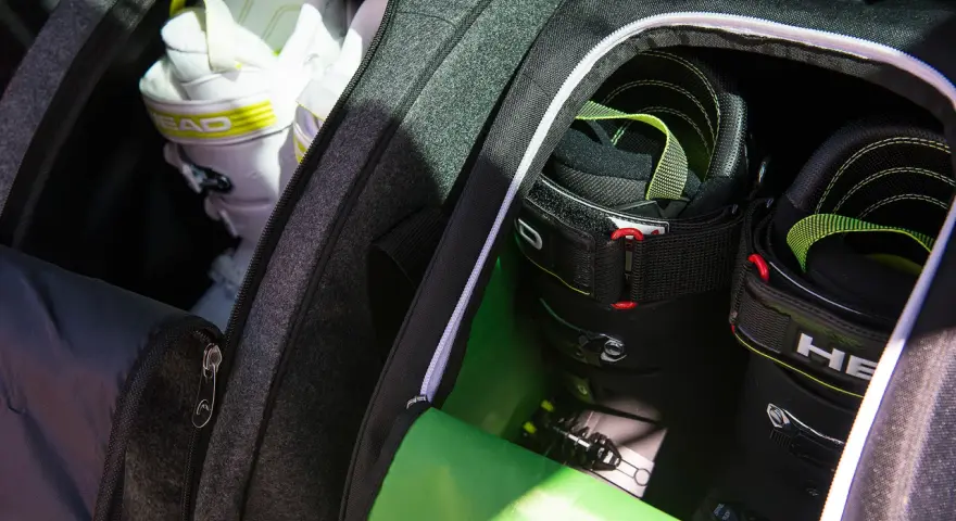 Pokrowiec na narty i buty: jak wybrać i spakować sprzęt jak pro?