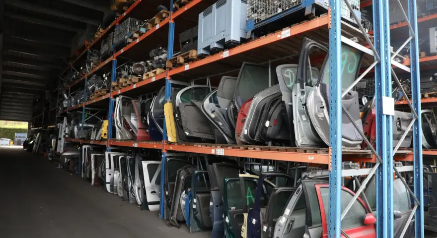 Pièces auto : Achetez malin en ligne ou en magasin (Guide 2025)