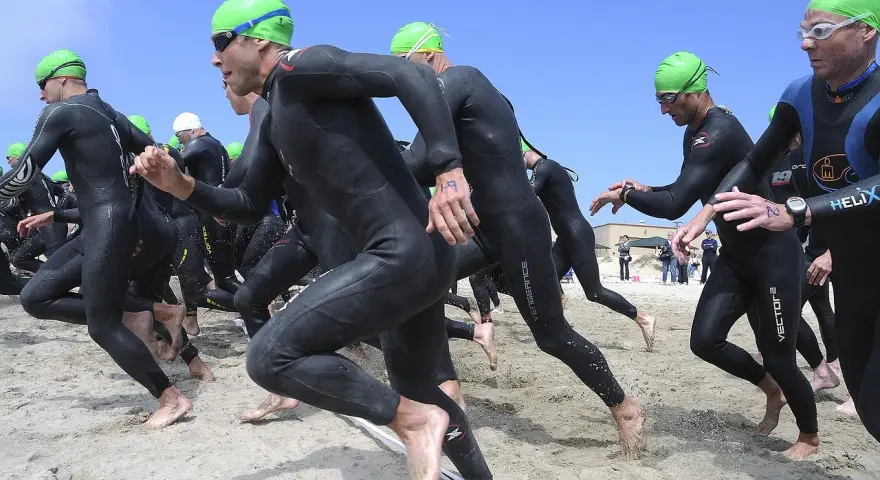 Triathlon dla biegaczy: Jak zacząć i ile kosztuje debiut?