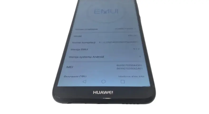 Telefon Huawei P smart FIG-LX1 z widocznym ekranem i informacjami o systemie EMUI.