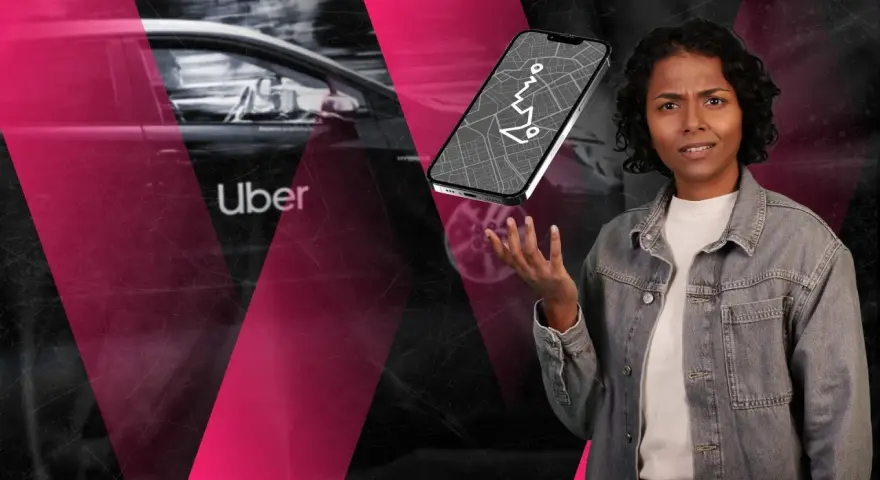 Verwirrte Frau blickt auf ein Handy mit Navigationskarte, während im Hintergrund ein Uber-Auto in Deutschland zu sehen ist.