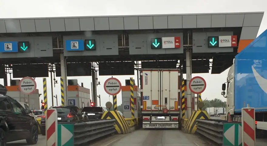 Jak kupić bilet na autostradę w Polsce? E-TOLL, bramki, aplikacje