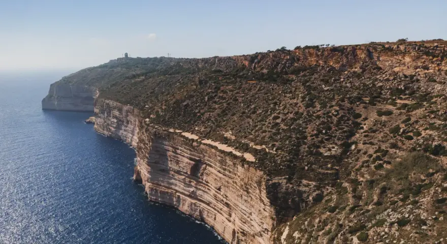 Malta: klify i morze. Czy na Malcie jest drogo? Widok zapiera dech, a ceny mogą zaskoczyć.