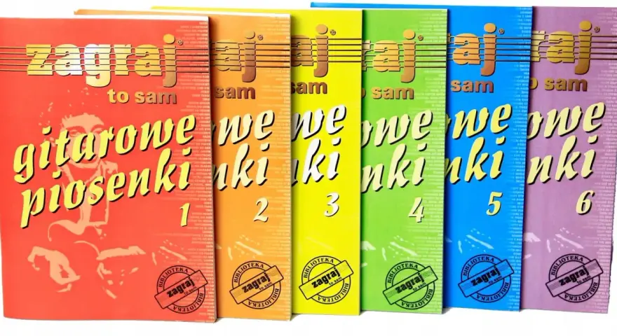 Zbiór zeszytów "Zagraj to sam" z piosenkami dla dzieci na gitarę, numery 1-6.