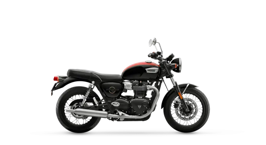 Klasyczny motocykl Triumph Bonneville T100 w czarno-czerwonej kolorystyce. Szczegółowe dane techniczne dostępne dla tego modelu.