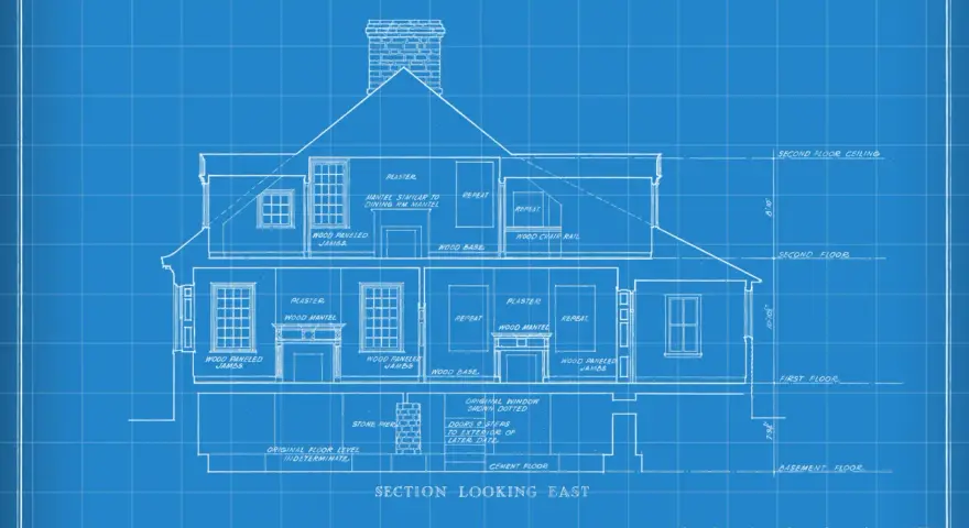Sezione est di una casa, con dettagli architettonici e misure. Un disegnatore CAD ha creato questo progetto.