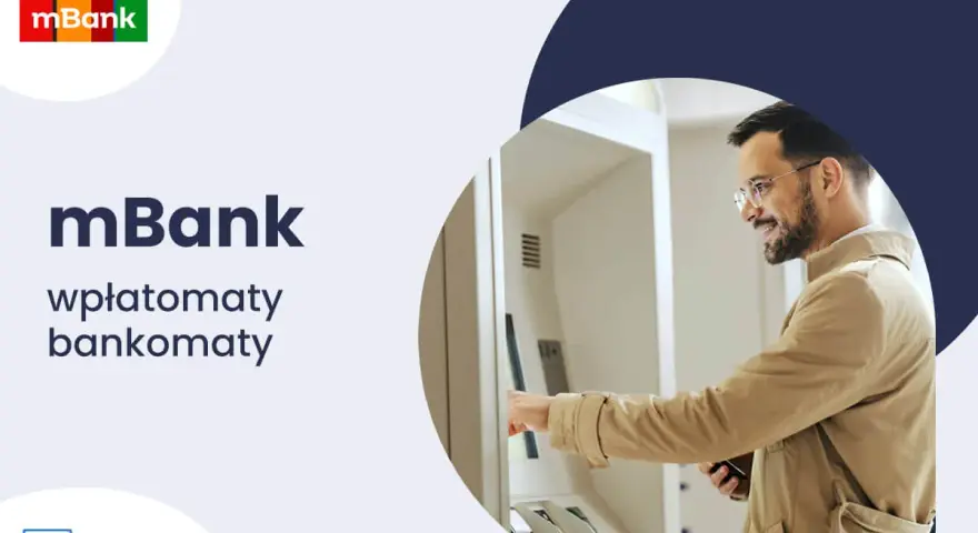 mBank: mężczyzna korzysta z bankomatu, wpłaty i wypłaty pieniędzy są proste.
