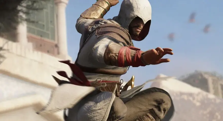 Basim, listo para la acción, con su hoja oculta lista. Los trofeos de Assassin's Creed Mirage esperan a los jugadores.