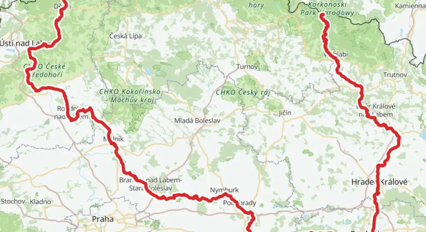 Mapa z zaznaczoną trasą rowerową wzdłuż Odry, prowadzącą przez malownicze tereny Czech, w tym Park Narodowy Czeska Szwajcaria.