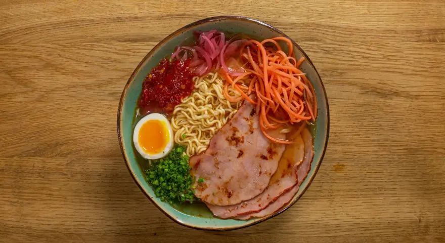 Jak zrobić ramen z zupki chińskiej? Ulepsz go w 15 min!