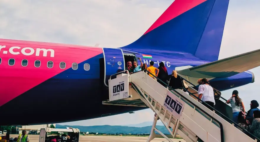 Odprawa Wizz Air: Terminy, opłaty i jak uniknąć dodatkowych kosztów?