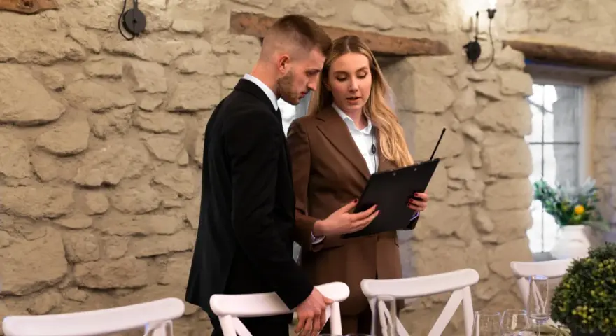 Jak usadzić gości? Praktyczny poradnik bez stresu