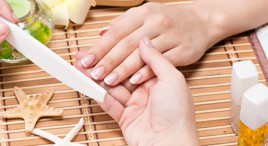 Manicure japoński – czy warto inwestować w zdrowe paznokcie?