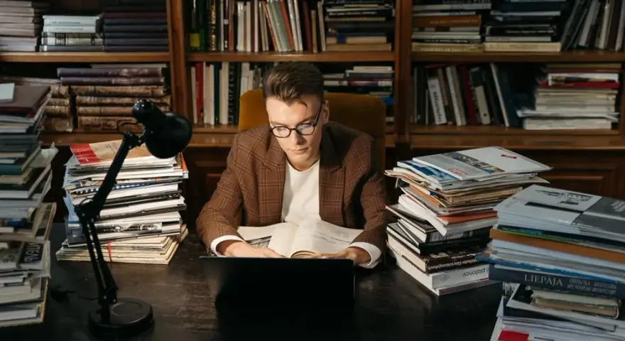 Jak cytować strony internetowe w pracy magisterskiej bez błędów?