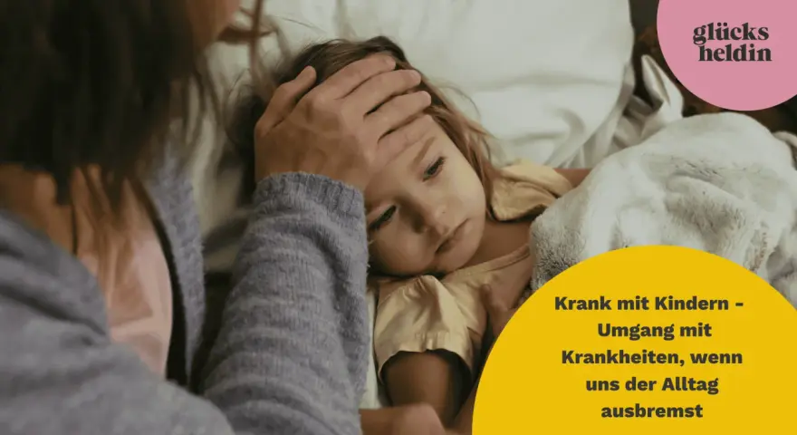 Mutter kümmert sich um krankes Kind, während Vater arbeitet. Ein alltäglicher Kampf, wenn die Kleinen krank sind.