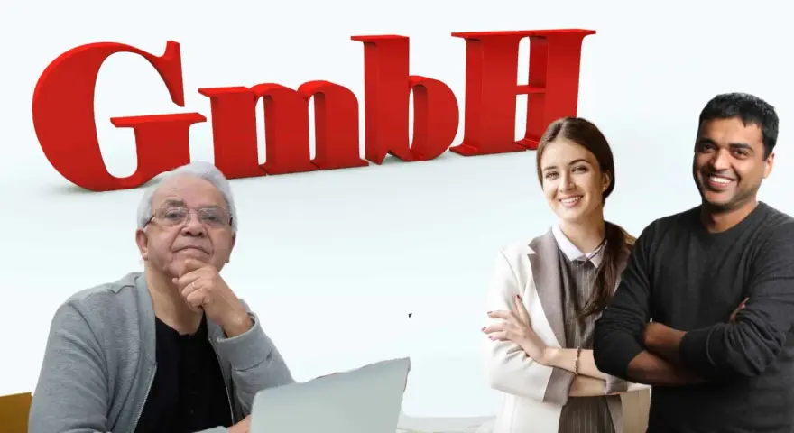 Drei Personen vor rotem "GmbH"-Schriftzug. Ein älterer Mann sitzt am Laptop, eine junge Frau und ein Mann stehen lächelnd daneben. Sie repräsentieren die GmbH-Konzession.